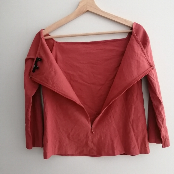 Theory Aprine New Stretch Linen Off the Shoulder Top in Carmine Red P (00-0) - Picture 5 of 16